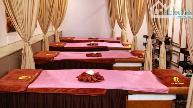 TOÀ NHÀ 7 TẦNG - DT 240M2 - NGANG 9M - GIÁ 8x.X Tỷ - 6