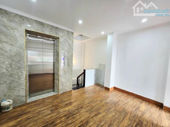 BÁN NHÀ XUÂN LA 12,3 TỶ 40m 6T THANG MÁY MT5m NHÀ MỚI NGÕ TO GẦN PHỐ VÀI BƯỚC RA HỒ TÂY