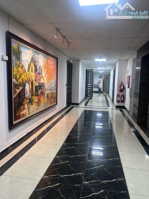 BÁN CĂN HỘ CHUNG CƯ CAO CẤP - MẶT PHỐ 18 TAM TRINH DT 110M2- 3 PHÒNG NGỦ - LÔ GÓC - 2 LÔ G