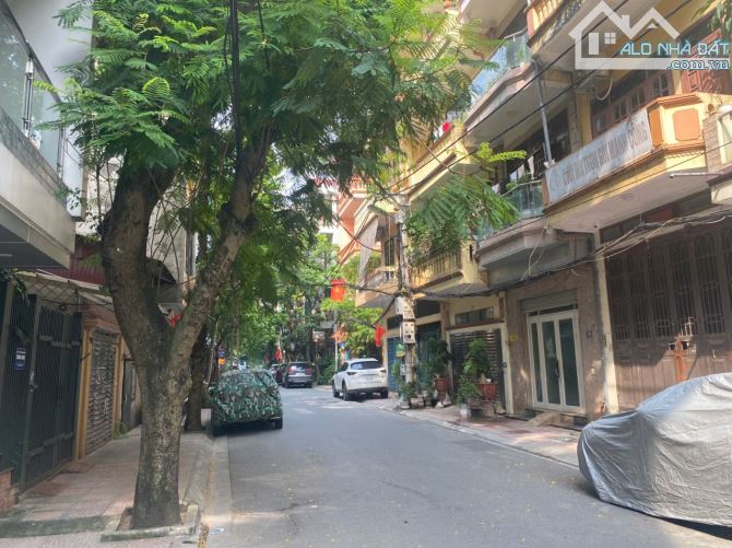 Bán nhà riêng mặt ngõ Khuất Duy Tiến, 67m², MT 5,7m, lô góc 2 thoáng, ô tô tránh,19 TỶ