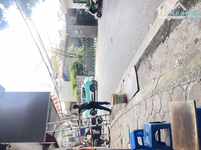 Bán Nhà 2 Tầng phố Cảm Hội 55M - Sát Phố- Ngõ Nông Chỉ hơn 8 Tỷ.