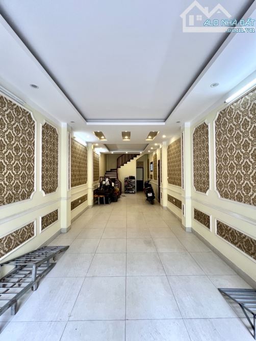 PHÂN LÔ HOÀNG VĂN THÁI CẤP TƯỚNG - LÔ GÓC - 2 MẶT NGÕ - 60m2 - 5 TẦNG - CHÀO GẦN 18 TỶ.