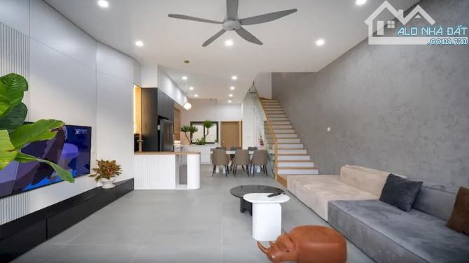 BÁN NHÀ MỚI PHỐ VÕNG THỊ, Ô TÔ 7 CHỖ ĐỖ CỬA, GẦN PHỐ CỔ, GẦN HỒ TÂY, 40m2, 12 TỶ