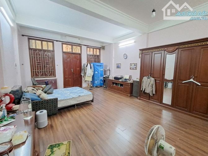 Bán nhà Hàng Bài, 45m2, 5 tầng, mặt tiền 5.2m, 25.6 tỷ, ngõ rộng thoáng, kinh doanh đỉnh