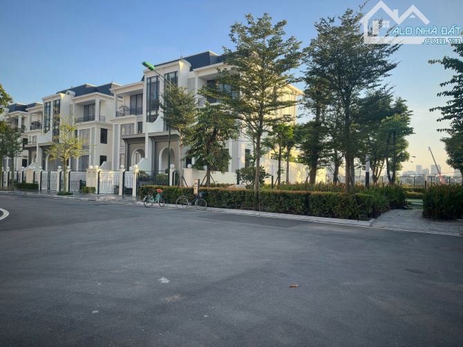SUẤT NGOẠI GIAO VIEW CÔNG VIÊN 324M2 KHU P CIPUTRA