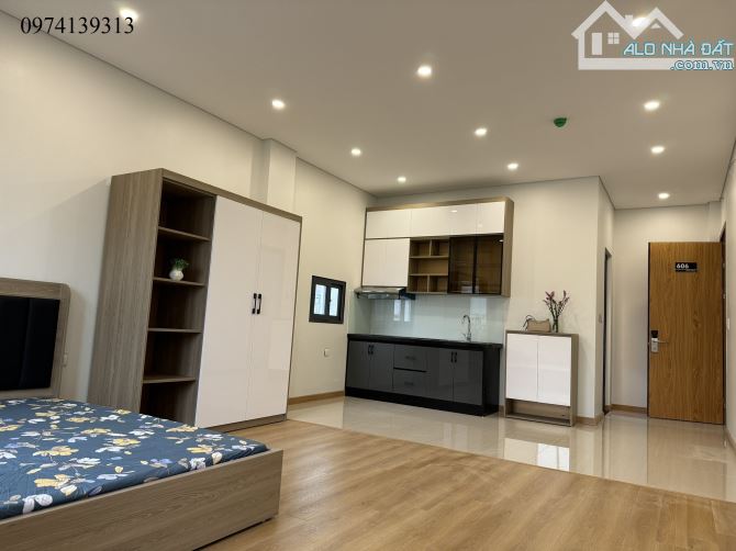 Nhà bán giá rẻ như đất phố Giáp Nhất 231m2*8T*40PKK ô tô, 2 thoáng thu 3.5 tỷ/năm