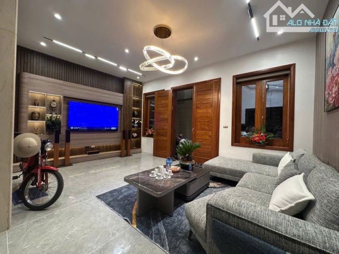 BẠCH MAI 50m2x6tầng THANG MÁY -MT 6,3m- OTO ĐÔ CỦA-NHỈNH 16 TỶ