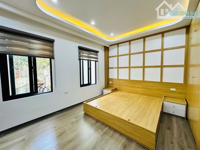 BÁN NHÀ VŨ THẠNH – 32M² – 7 TẦNG THANG MÁY – VÀI BƯỚC RA Ô TÔ – GIÁ 12,2 TỶ