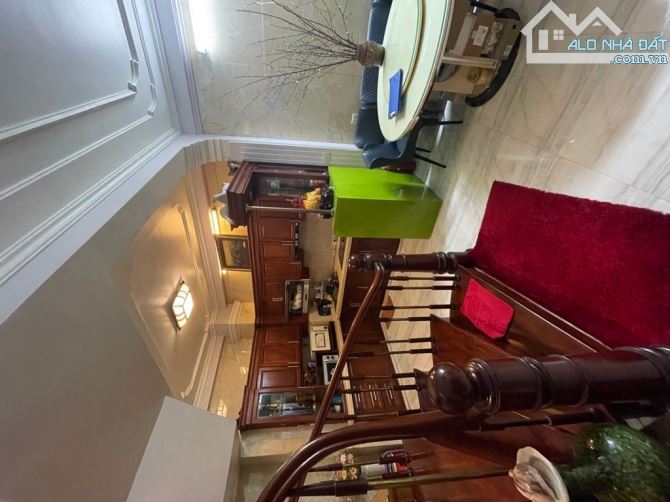 Ô TÔ LÙI CỬA - CÁCH MẶT PHỐ DỊCH VỌNG HẬU 100M - NHÀ CỰC ĐẸP