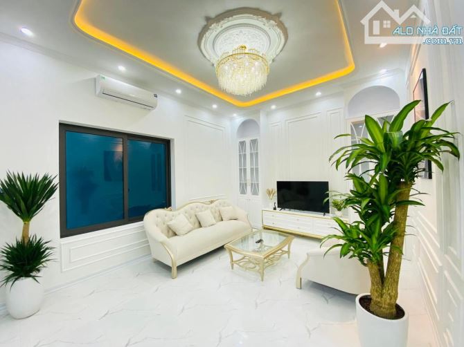 Hot! Bán Nhà Võng Thị Tây Hồ-Lô Góc-3 Thoáng- Gần Phố-70M2 -4 Tầng- Mt 9.8m - 14 Tỷ Hơn