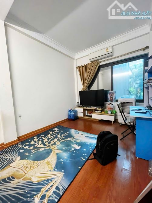 Bán nhà Hoàng Hoa Thám lô góc 50m gần phố, phân khúc hiếm trung tâm Ba Đình