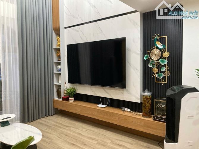 Cực Phẩm! Bán Nhà Võng Thị Tây Hồ-Gần Hồ Tây-Ngõ Thông- 52M2 -7 Tầng Thang Máy-16 Tỷ Hơn