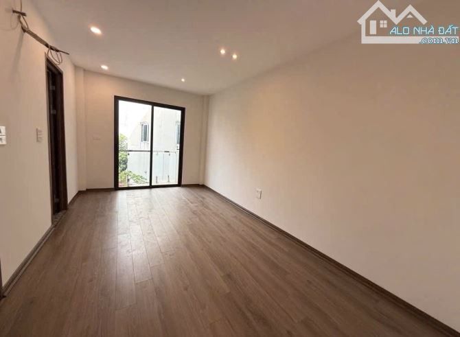 Sát oto tránh,an ninh tốt-34m2-Tân Mai- Hơn 7 tỷ