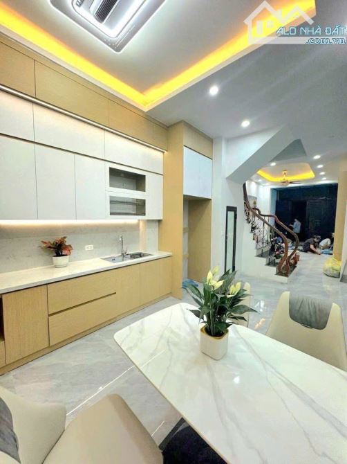 NHÀ KHƯƠNG HẠ – THANH XUÂN | GARA Ô TÔ – KINH DOANH – VIEW HỒ – NỘI THẤT XA HOA