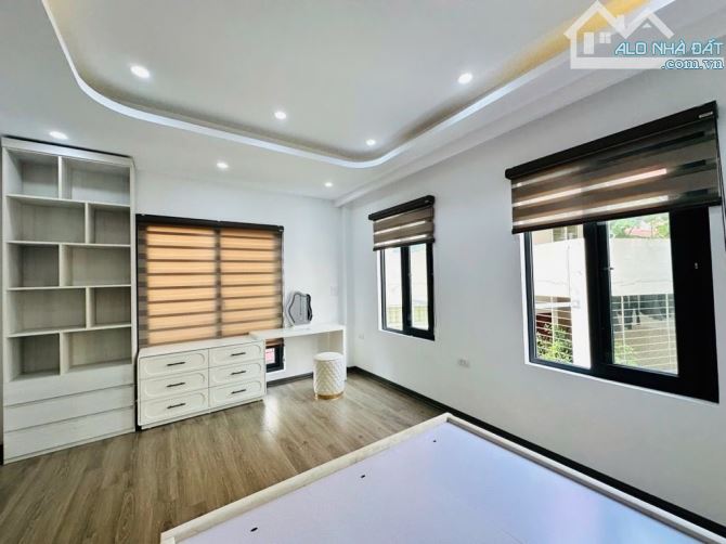 BÁN NHÀ VŨ THẠNH – 32M² – 7 TẦNG THANG MÁY – VÀI BƯỚC RA Ô TÔ – GIÁ 12,2 TỶ