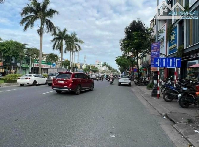 Nhà 3 tầng mặt tiền Điện Biên Phủ Gần copmarkS= 100m2 Giá: 17.5 tỷ - 3