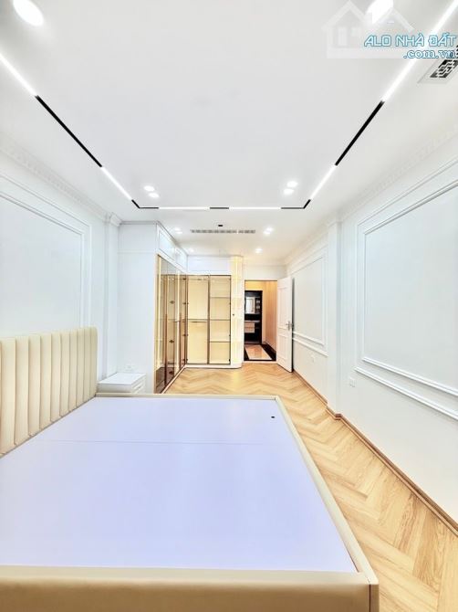 PHÂN LÔ HAI BÀ TRƯNG - GARA - Ô TÔ DỪNG ĐỖ 24/24 - 6 TẦNG - THANG MÁY - 50m2 - NHỈNH 15 TỶ