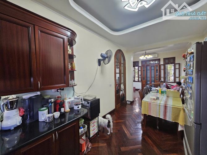 Bán nhà riêng mặt ngõ kinh doanh phố Trần Quốc Hoàn, 50m² x 5 tầng, nhỉnh 20 tỷ,MT 4,8M.