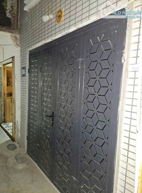 Bán nhà ngõ Tô Tiền, Khâm Thiên : dt sổ 20m, 4tầng, mt 3m, giá 4.85 tỷ, sổ riêng.