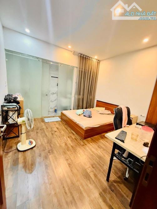 Phân lô vip ngõ 61 Lạc Trung oto tránh đỗ vỉa hè, Văn phòng kdoanh, 70m2 Bán gấp 24.9 tỷ