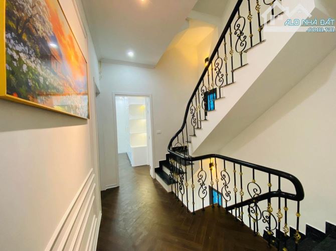 Hot! Bán Nhà Võng Thị Tây Hồ-Lô Góc-3 Thoáng- Gần Phố-70M2 -4 Tầng- Mt 9.8m - 14 Tỷ Hơn