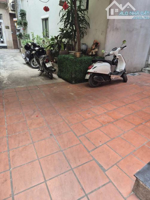 Bán nhà Khu 157 Pháo đài Láng, 60m2* 5T, Lô Góc, KD VP (Thông tin Thật)
