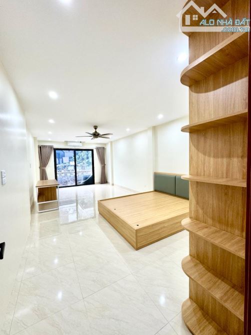 Bán Nhà Thang Máy - Tặng Full Nội Thất - Ô Tô Đỗ Cửa Phố Kim Đồng - Hoàng Mai 46m