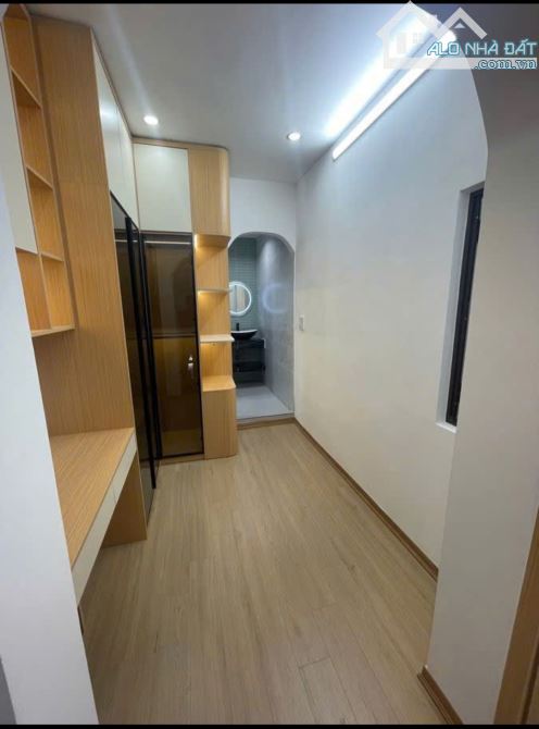 NHÀ ĐẸP 3PN Ở NGAY KHÂM THIÊN ĐỐNG ĐA – NGÕ BA GÁC THÔNG- DT 30m2/4T/GIÁ 6.95 TỶ