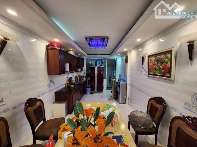 Bán nhà phố Trần Khát Chân 30m, 5 tầng, mt 3.5m, giá 8.5tỷ, ngõ thông bagac, kd nhỏ