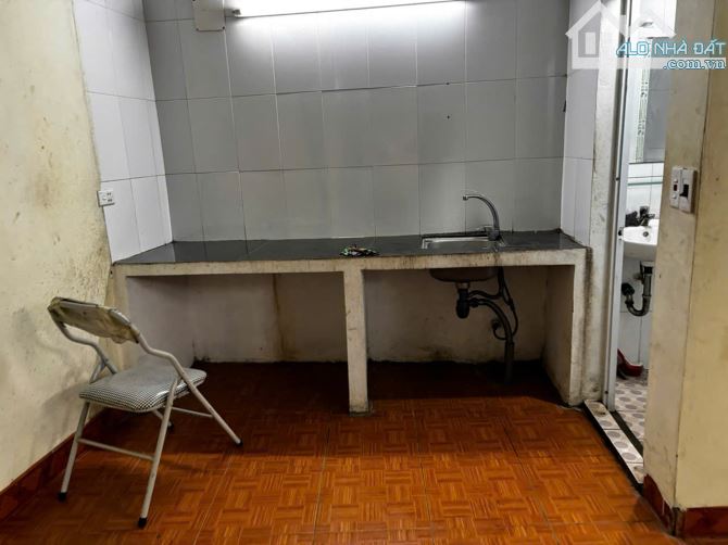 Cho thuê nhà cấp 4, vệ sinh khép kín,an ninh tốt, giá rẻ ngõ 3 đường Thạch Bàn