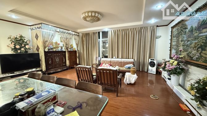 Bán Căn hộ Vinaconex 1 - 289 Khuất Duy Tiến, 135m2, nhỉnh 12 tỷ, 3 ngủ, 2 thoáng