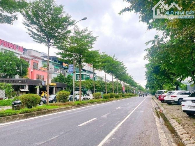 SIÊU PHẨM - MẶT PHỐ NGUYỄN VĂN HUYÊN - HÀNG HIẾM GIÁ TỐT - KINH DOANH VIP