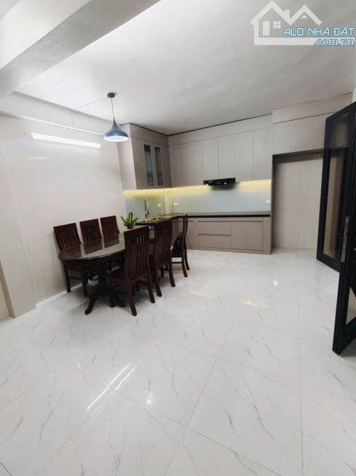 Nhà đẹp full nội thất xịn Hạ Đình, ngõ thông rộng 3m dân xây 32m2 x mtiền 7.5m.Giá 9.68 tỷ