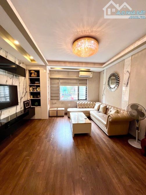 HOÀNG VĂN THÁI 44/60mx 5tầng -GIÁ 18tỷ có TL- GA RA OTO -LÔ GÓC