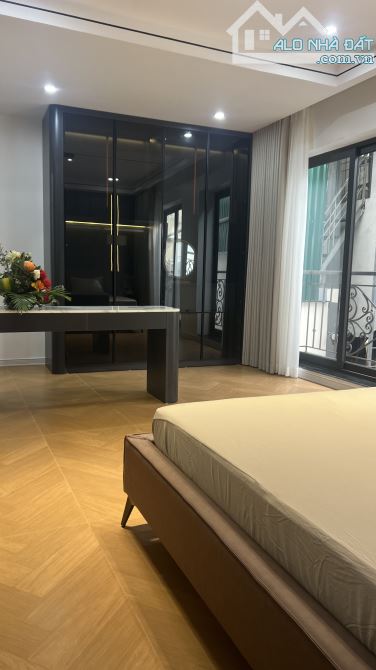 CÁCH 1 NHÀ RA PHỐ KHU BÁCH - KINH - XÂY - BÁN NHÀ BẠCH MAI - SÁT PHỐ - 6 TẦNG THANG M