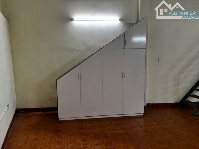 Cho thuê nhà cấp 4, vệ sinh khép kín,an ninh tốt, giá rẻ ngõ 3 đường Thạch Bàn