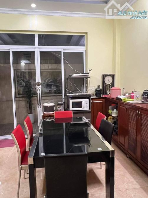 HOÀNG QUỐC VIỆT 70M, PHÂN LÔ, Ô TÔ TRÁNH, KINH DOANH, GẦN PHỐ , 22.5TỶ