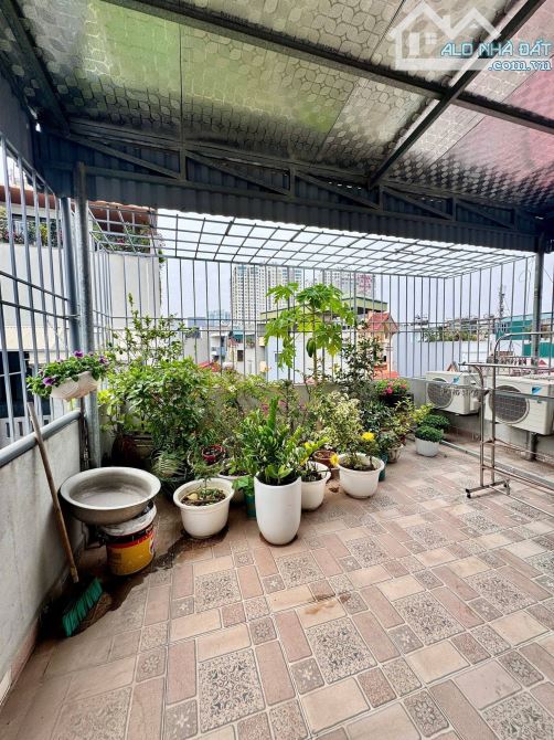 Bán nhà Phố Dương Văn Bé, Minh Khai, 43m2 x 5 tầng ô tô giá: 9,45 tỷ( ctl)