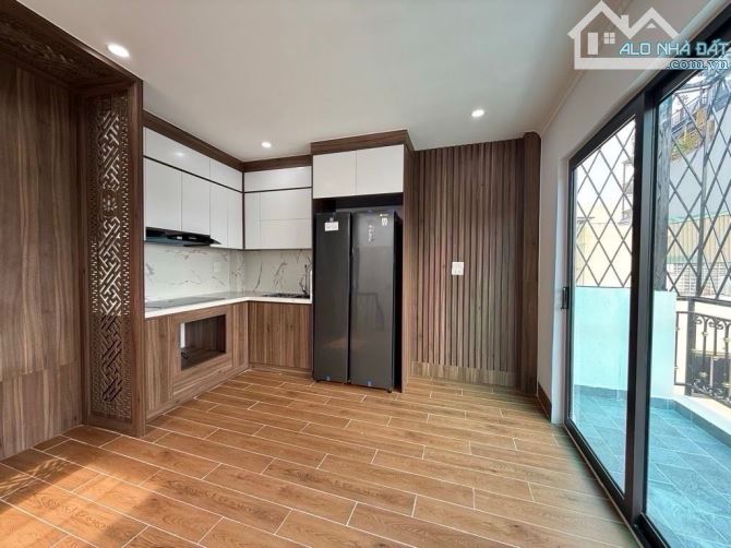 VIP | ĐỊNH CÔNG THƯỢNG – 6 TẦNG THANG MÁY – MẶT TIỀN 6M – 5M RA NGÕ Ô TÔ TRÁNH , 10 TỶ