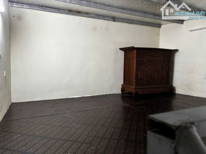 Cho thuê nhà cấp 4, vệ sinh khép kín,an ninh tốt, giá rẻ ngõ 3 đường Thạch Bàn