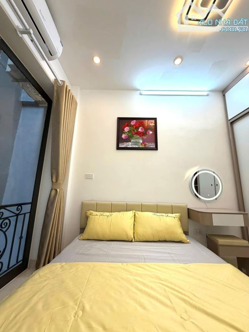 Bán nhà 4 tầng mặt phố Lê Đại Hành,mặt sau là ngõ cực thoáng ,sổ đẹp phân lô giá 22ty