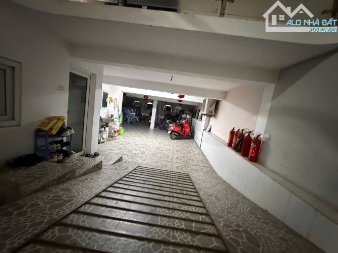 Tôi bán tòa nhà Tây hồ 130m2 +7 tầng thang máy mt 7m giá 26,8 tỷ