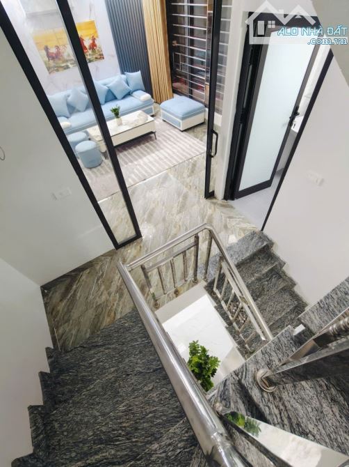 Nhà đẹp full nội thất xịn Hạ Đình, ngõ thông rộng 3m dân xây 32m2 x mtiền 7.5m.Giá 9.68 tỷ