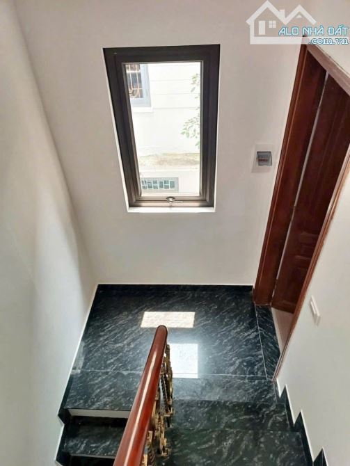 BÁN NHÀ GIÁP BÁT - KIM ĐỒNG- NGÕ THÔNG CÁCH Ô TÔ 30M- NỘI THẤT XỊN - MẶT TIỀN SIÊU R