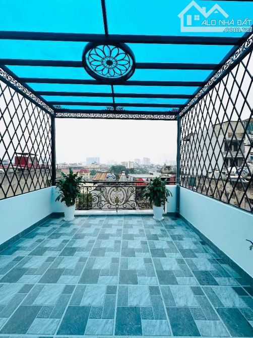 KIM GIANG_NHÀ MỚI KOONG PHÂN LÔ _ 7 TẦNG THANG MÁY- Ô TÔ VÀO NHÀ - CỰC GẦN PHỐ DT40m / 7T