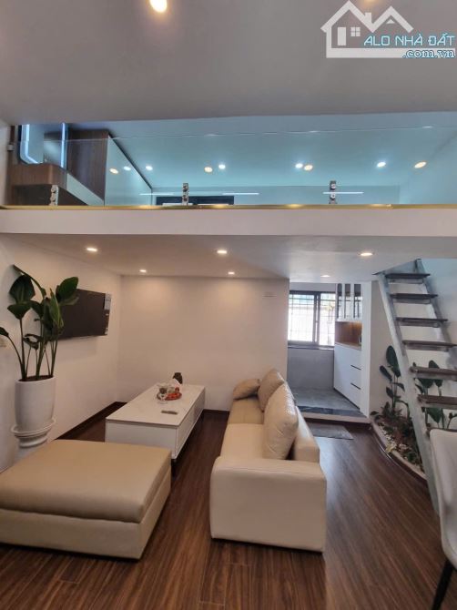 Bán nhà tập thể 42 Triều Khúc, Nguyễn Trãi, 50m2, 2 phòng ngủ, 1 PK, giá 2,9 tỷ.