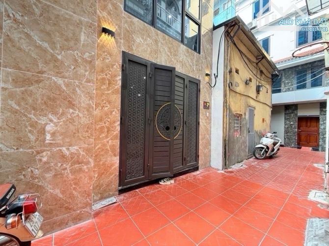 VIP | ĐỊNH CÔNG THƯỢNG – 6 TẦNG THANG MÁY – MẶT TIỀN 6M – 5M RA NGÕ Ô TÔ TRÁNH , 10 TỶ