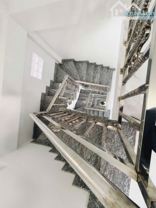 Nhà đẹp full nội thất xịn Hạ Đình, ngõ thông rộng 3m dân xây 32m2 x mtiền 7.5m.Giá 9.68 tỷ