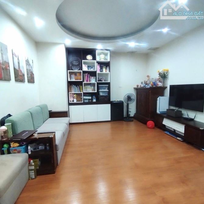 Bán căn hộ chung cư thái hà tt đống đa lô góc hai thoáng nhà đẹp ở ngay