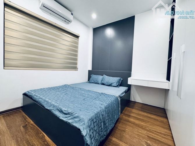 Bán nhà Bùi Huy Bích, Thịnh Liệt, Ô tô vào nhà 35m2 x 5 tầng, Giá: 7,25 tỷ( ctl)